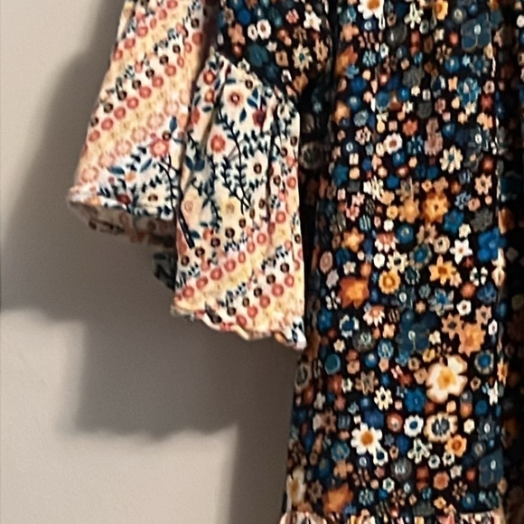 BCBGeneration Floral Ruffle Trimmed Top Size S - Picture 6 of 9